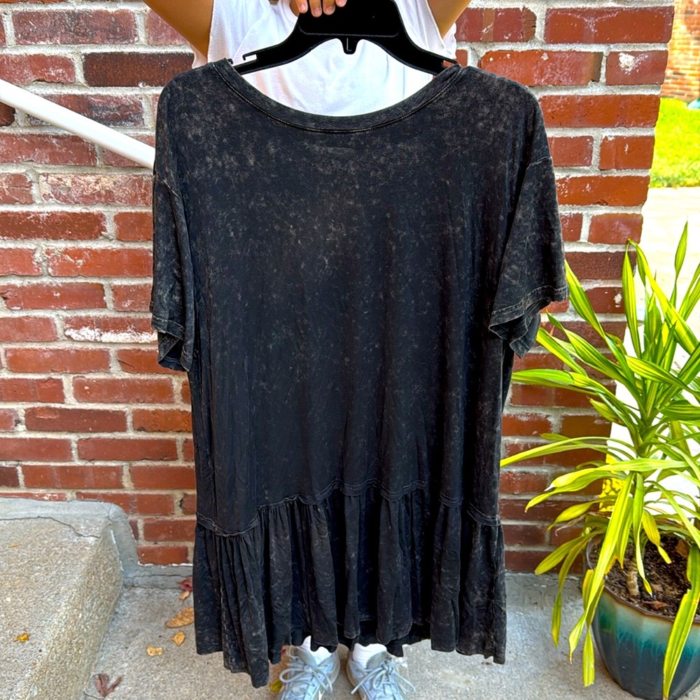 Easel black distressed tunic, medium.